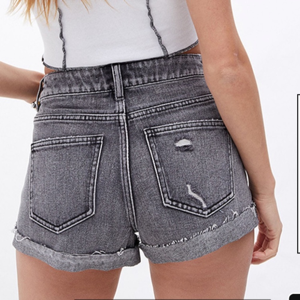 New- Pacsun Mom Shorts - Picture 5 of 5